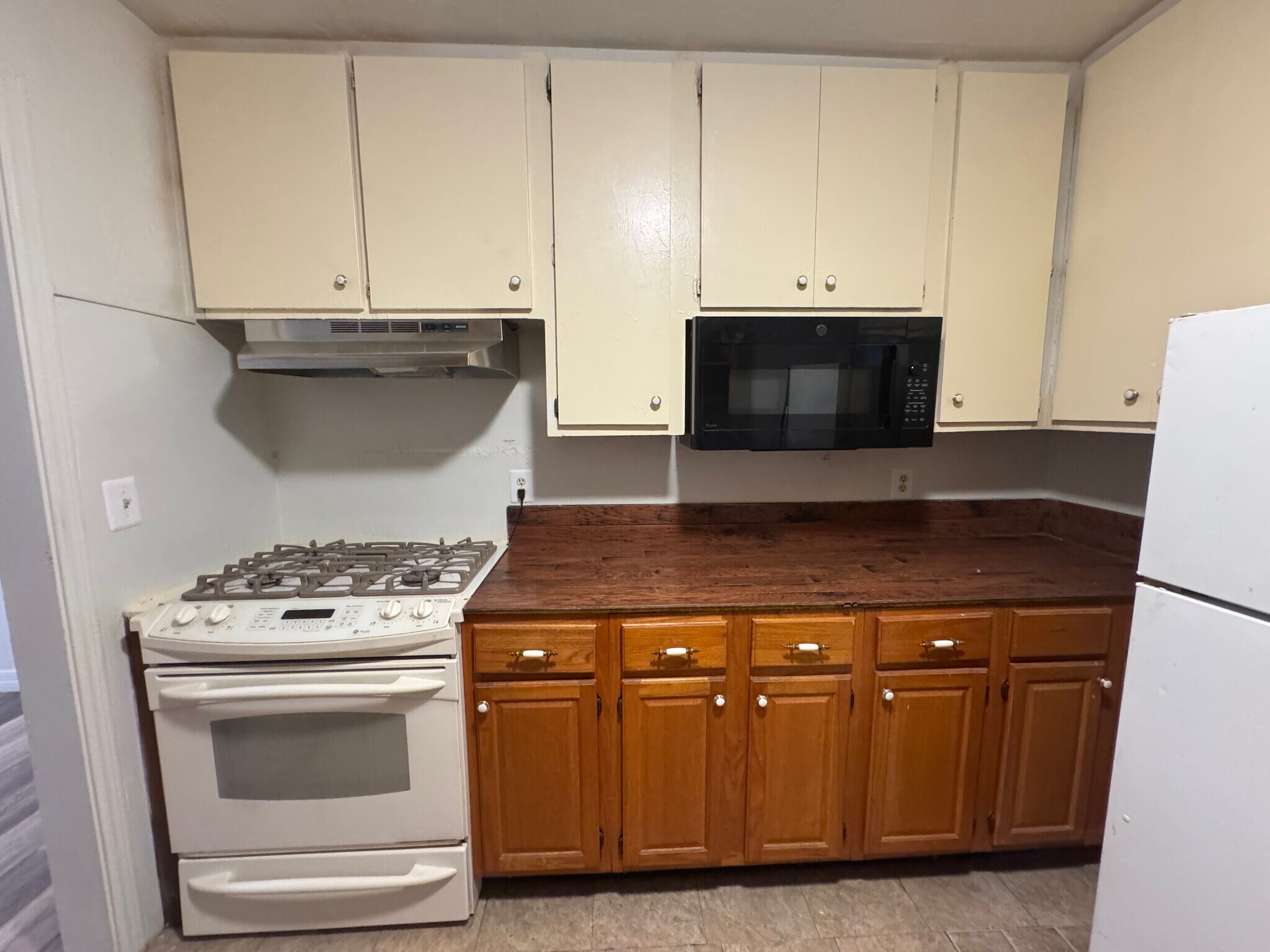 Building Photo - 2408 S Woodward Ave