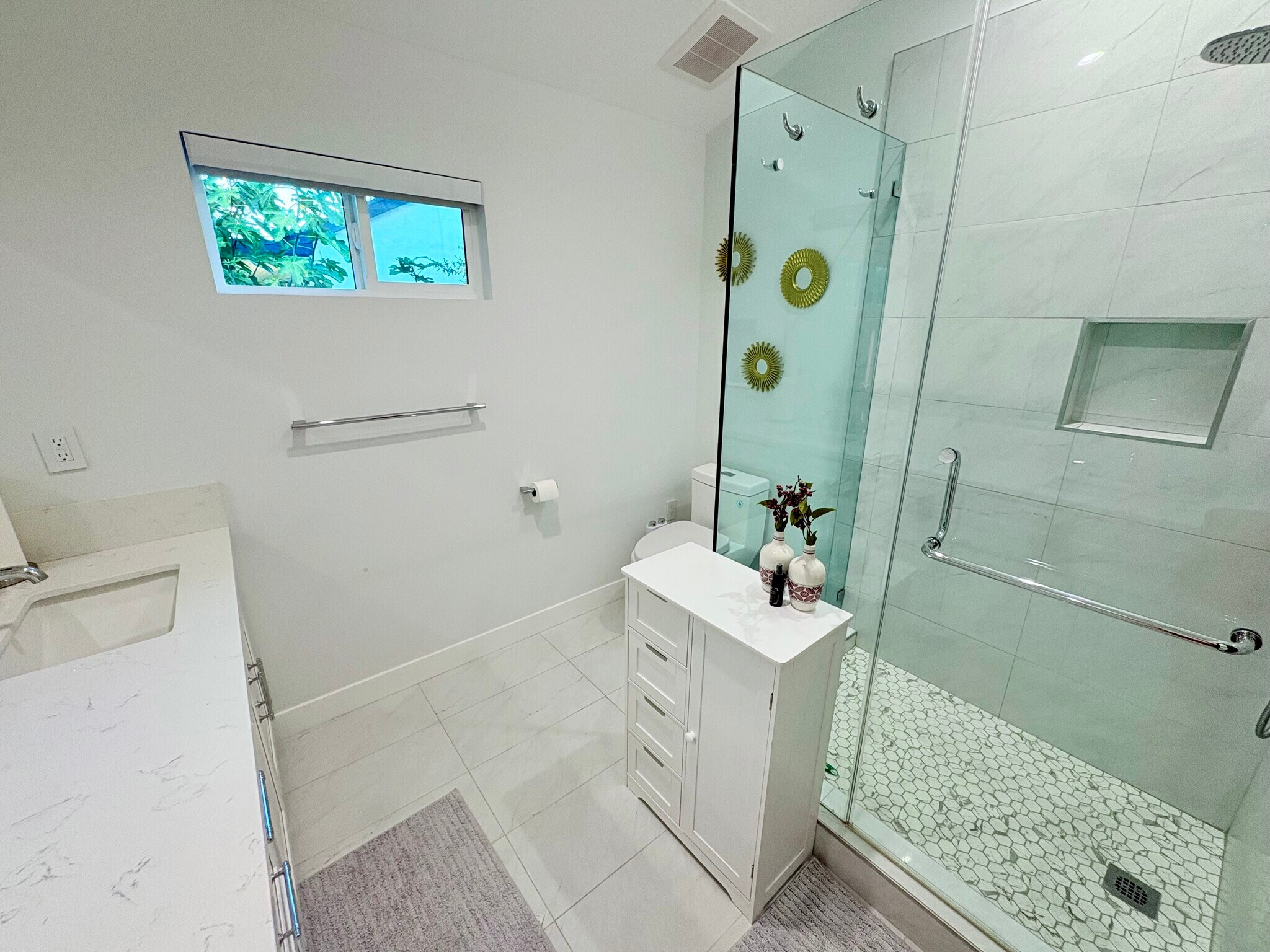 Building Photo - 502 N Avon St