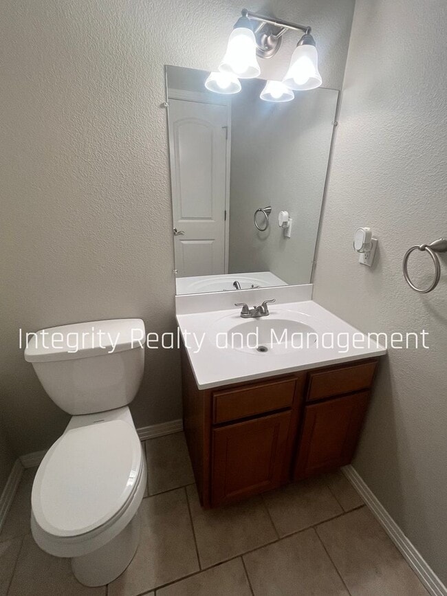 Building Photo - 4001 E 16th Ave