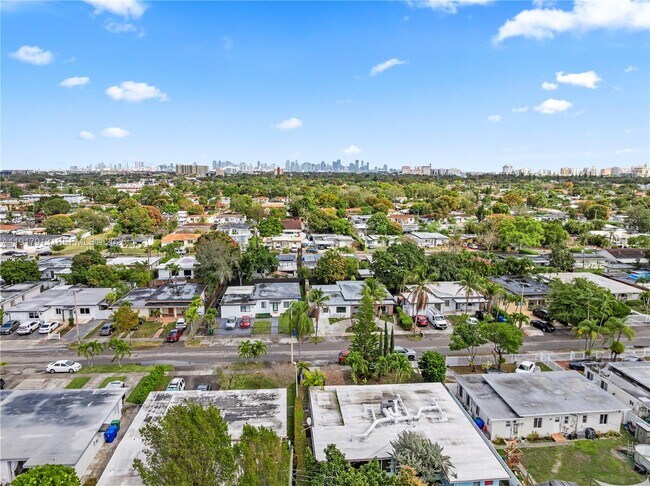 Building Photo - 161 SW 52nd Ct