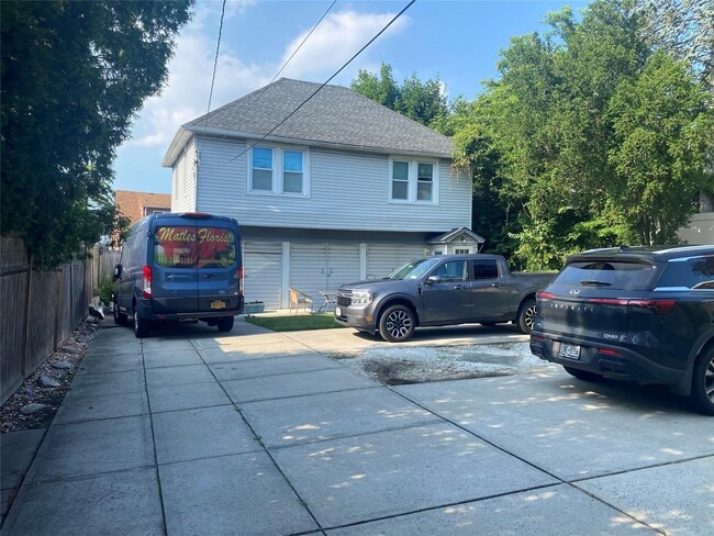 Primary Photo - 122 Combs Ave