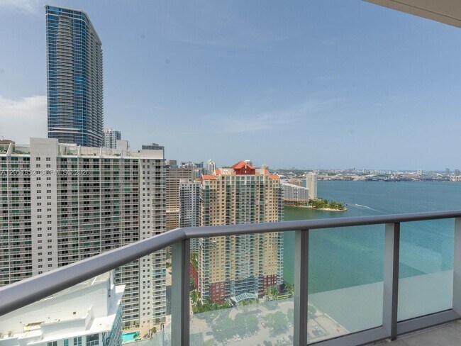 Building Photo - 1300 Brickell Bay Dr