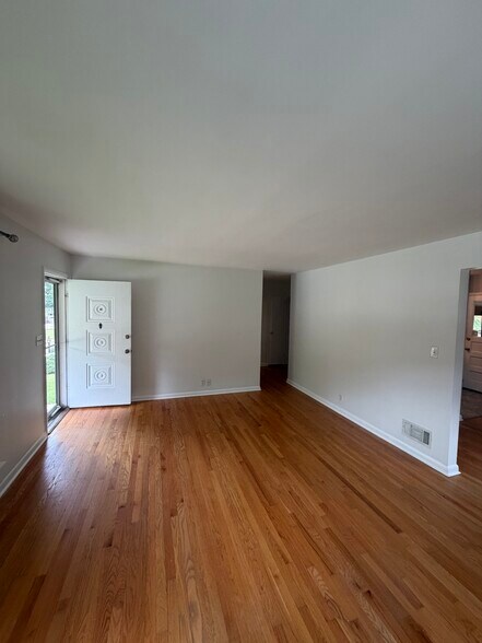 Building Photo - 42 Alpine Dr