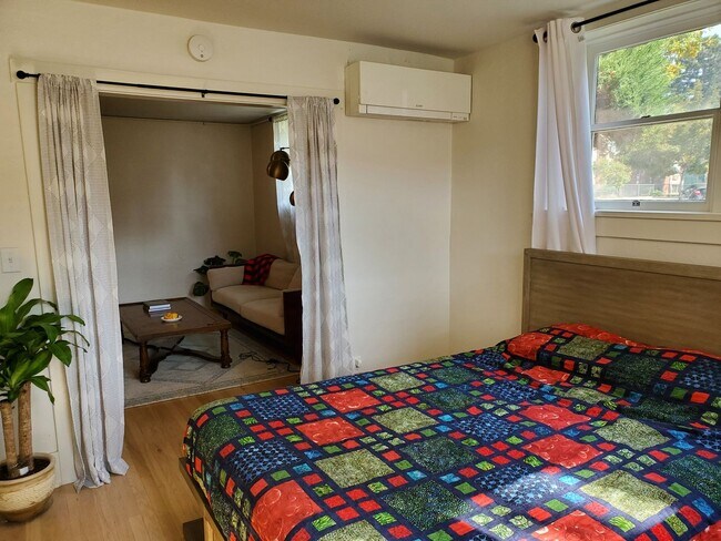 Building Photo - Laurel220 (KC-JF)