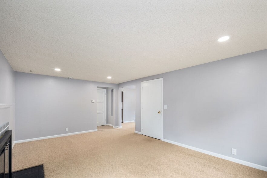 Building Photo - 4731 49th Ave NE