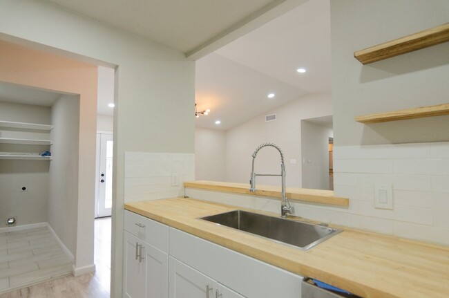 Building Photo - 1712 Rocky Pl Ct