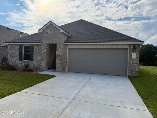 Primary Photo - 112 Broussard Hl Dr