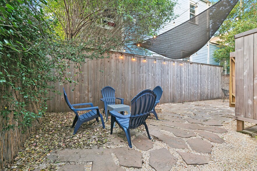 Building Photo - 2335 N Rampart St