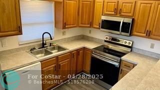 Building Photo - 1440 N Lawnwood Cir