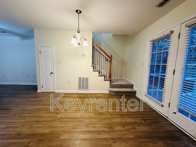 Building Photo - 846 Blue Spruce Way