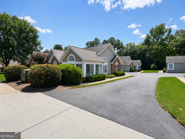 Building Photo - 3057 Orchard Ridge Cir