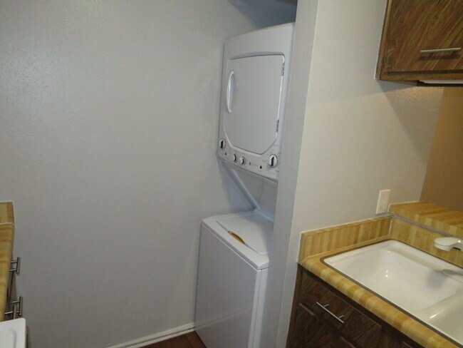 Building Photo - 3843 Barrington St