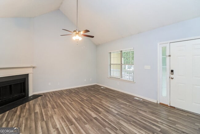 Building Photo - 2756 Sanibel Ln SE