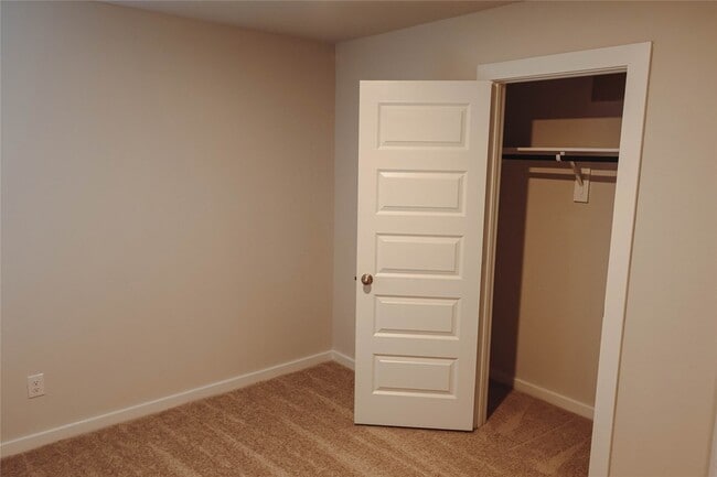 Building Photo - 8586 Blueberry Ash St