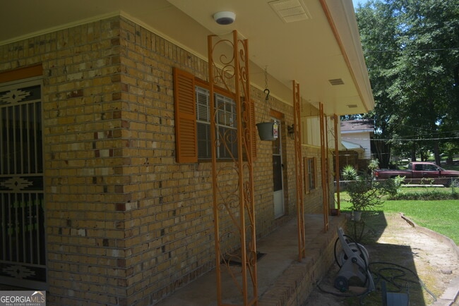 Building Photo - 354 Roy Huie Rd