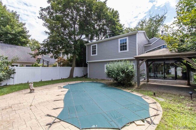 Building Photo - 1834 Fairview St