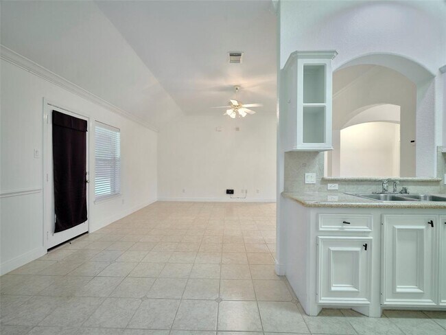 Building Photo - 10611 Alex Dr