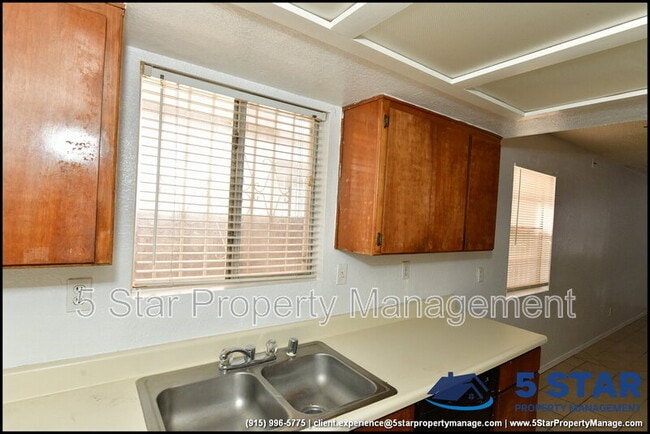 Building Photo - 8933 Kenneth St