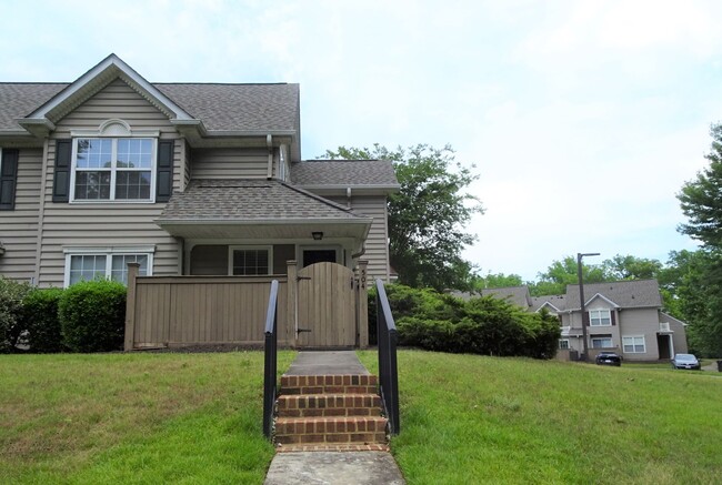 Building Photo - 2 Bedroom 2 bath rental in Bristol Commons...