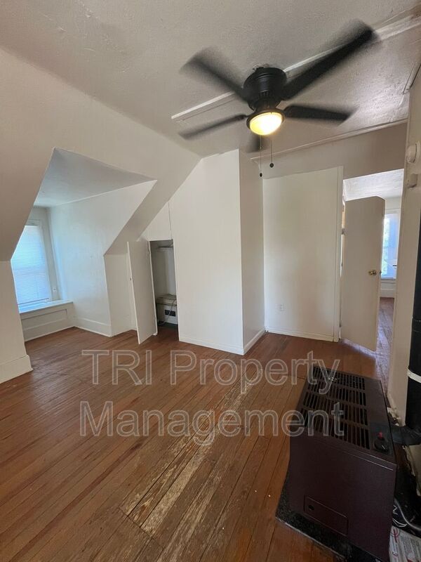 Building Photo - 1825 12th Ave