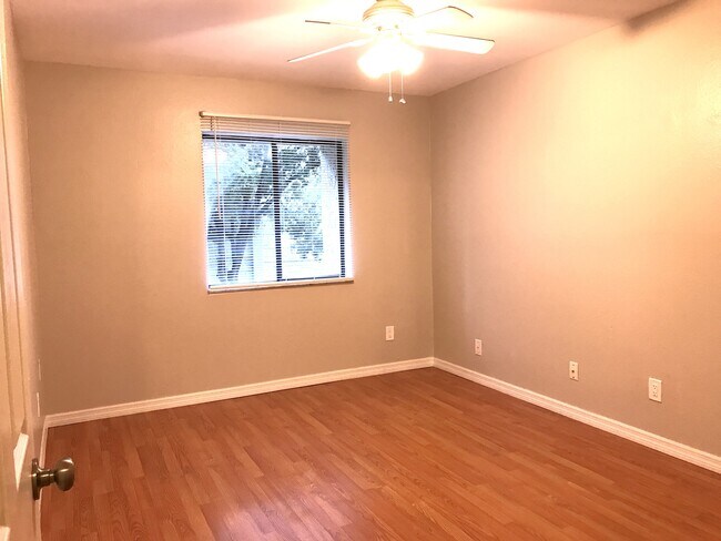 Building Photo - 149 Springwood Cir