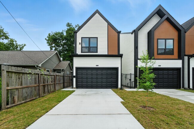 Building Photo - 7131 Eastwood St