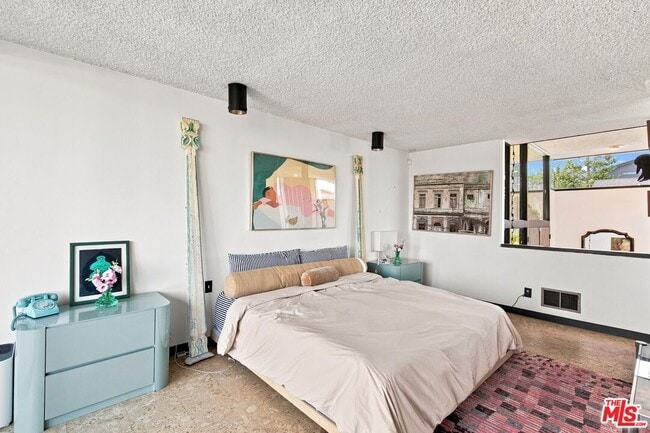Building Photo - 936 Fortune Way