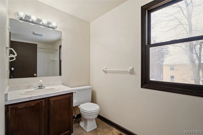 Building Photo - 383 S Ellicott Creek Rd