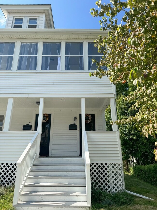 Building Photo - 53 Thompson St