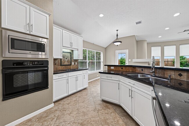 Building Photo - 1103 Parkhaven Ln