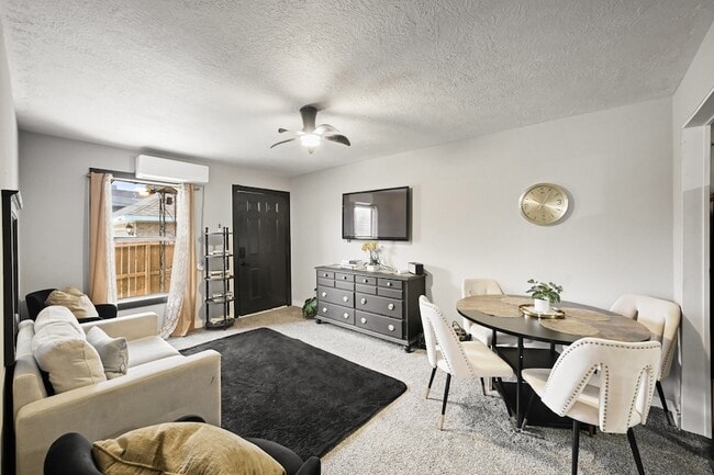 Building Photo - 3705 Bremond St