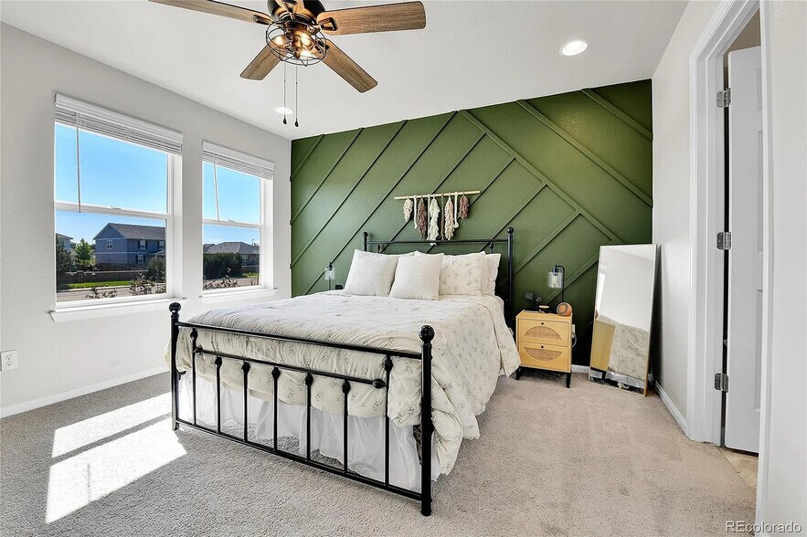 Building Photo - 6459 N Dunkirk St