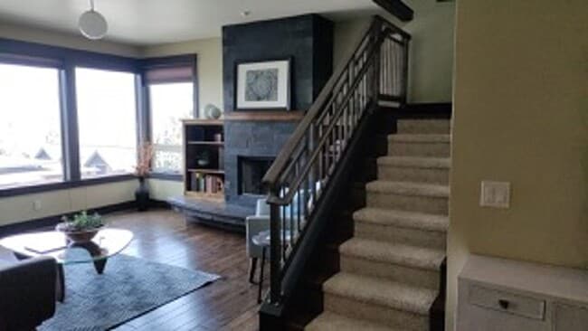 Building Photo - Gorgeous 4 Bedroom Home on Awbrey Butte!