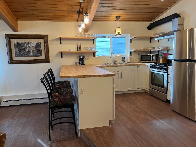 Building Photo - 2301 Lincoln Ave