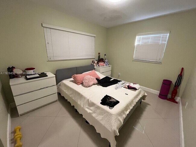 Building Photo - 3520 SW 104th Ave