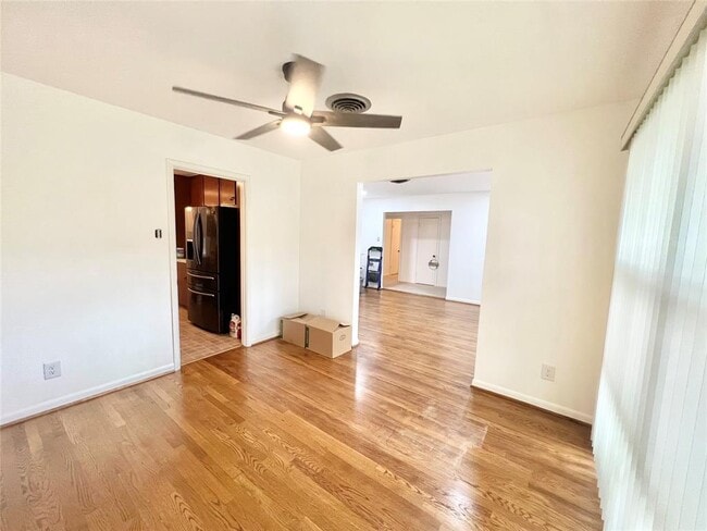 Building Photo - 5546 Beechnut St