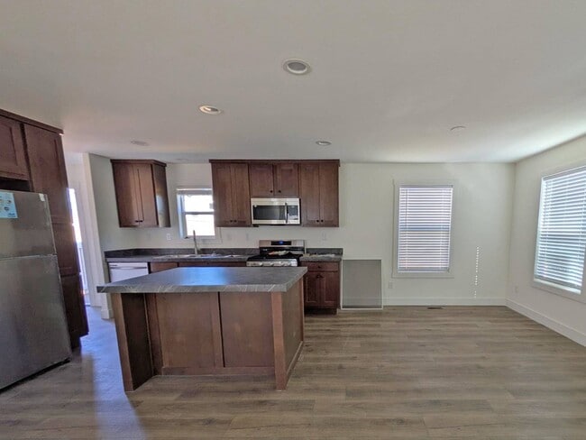 Building Photo - 6656 Pentz Rd