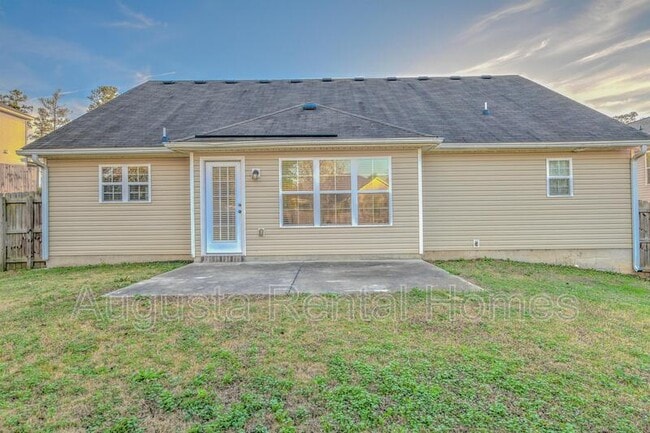 Building Photo - 1328 Royal Oak St