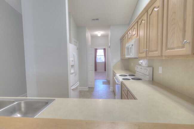 Building Photo - 6260 Alyssum Pl