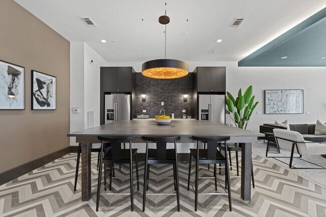 Building Photo - Modern Living in the Heart of Atlanta