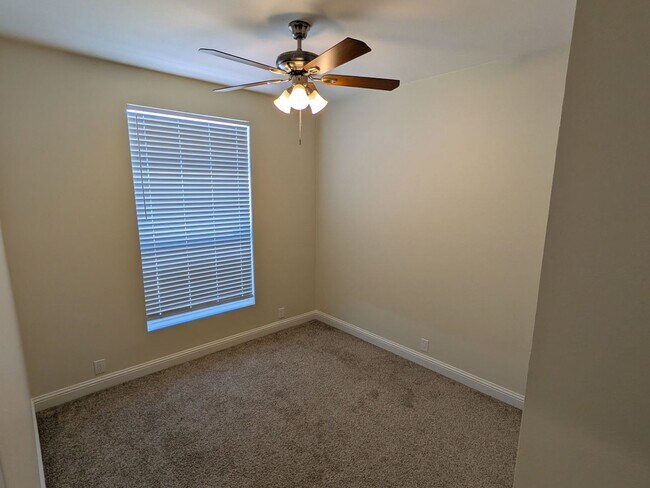 Building Photo - 6855 Equinox Ln