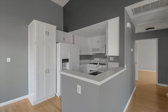 Building Photo - 4212 Vista Panorama Way