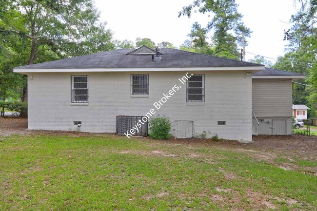 Building Photo - 2072 Knightsbridge Rd