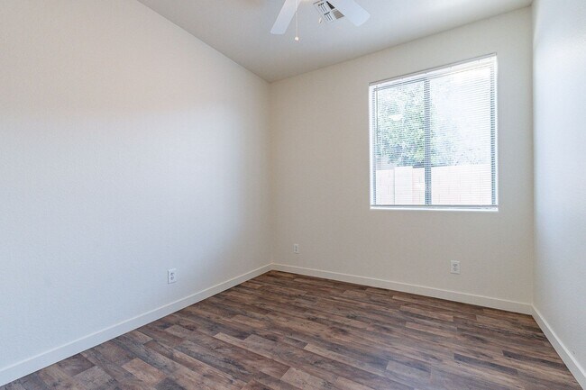 Building Photo - Move right in to your dream home!