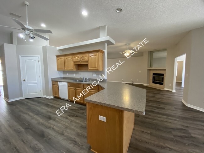 Building Photo - 2110 Bahama Dr