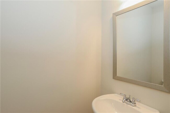 Building Photo - 1545 Iris Walk