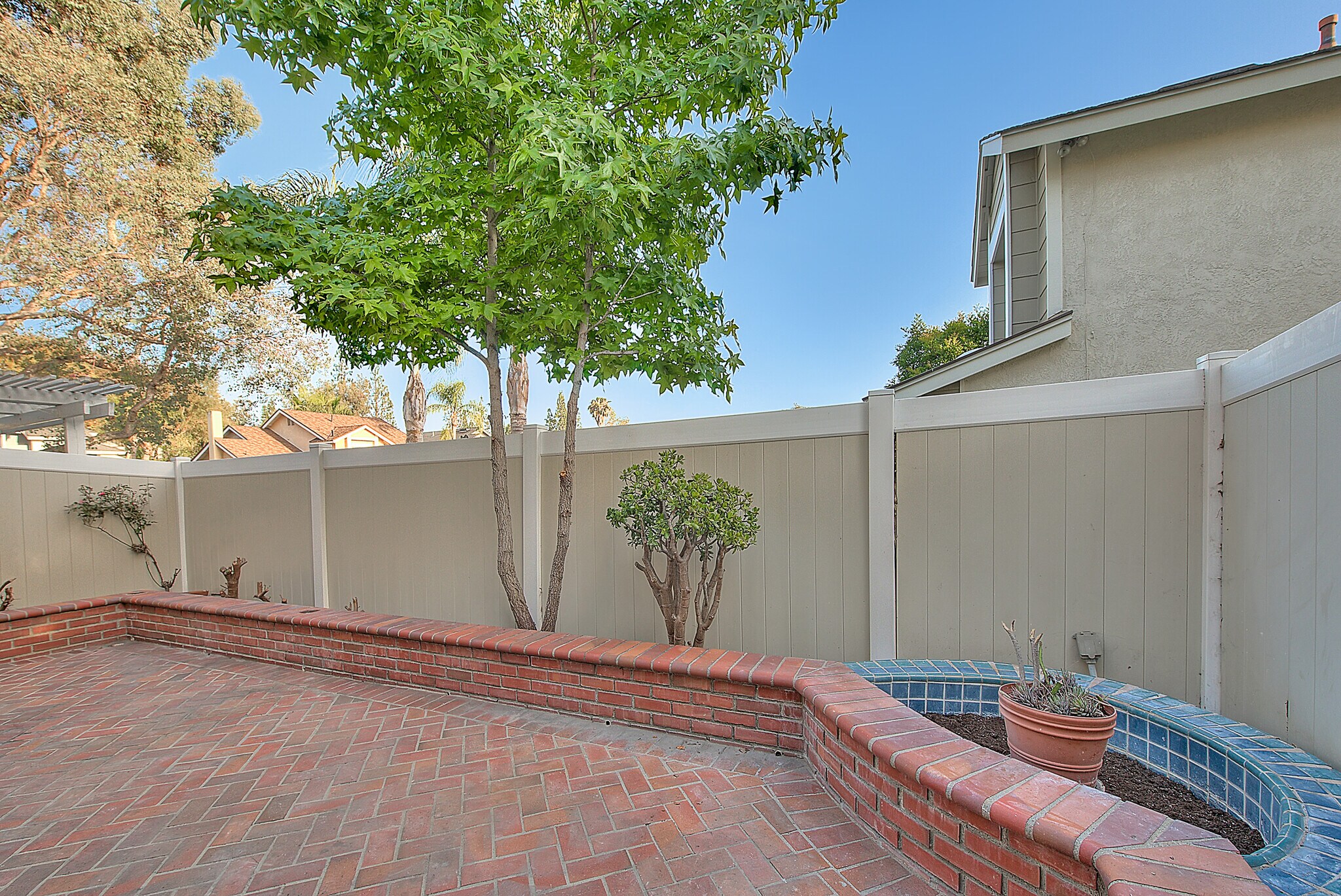 Building Photo - 26222 Fern Glen