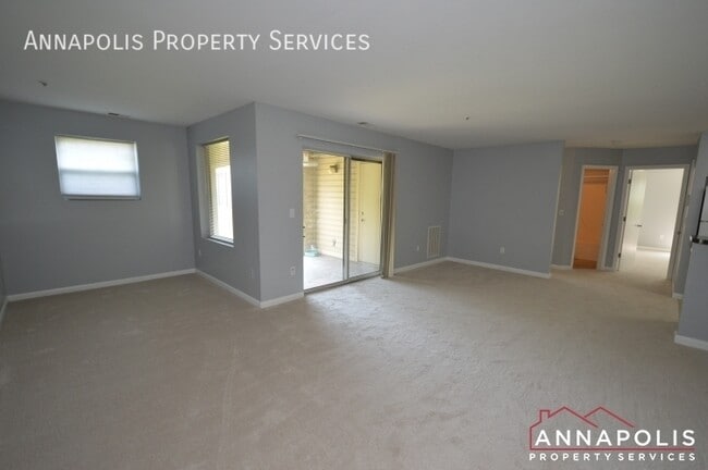 Building Photo - 10 Hearthstone Ct