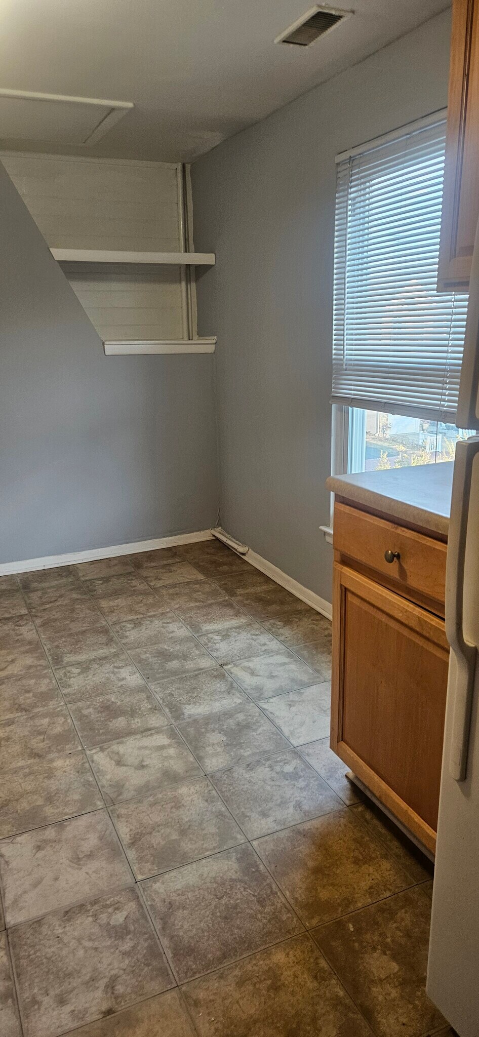 Building Photo - 225 Bay Ave