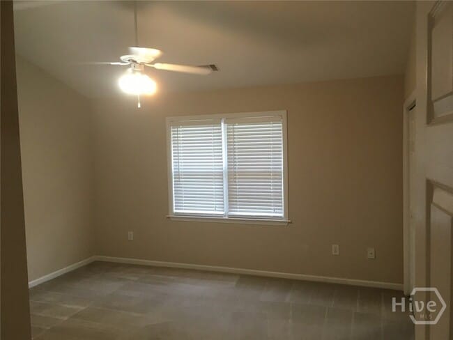 Building Photo - 220 Logmont Trace